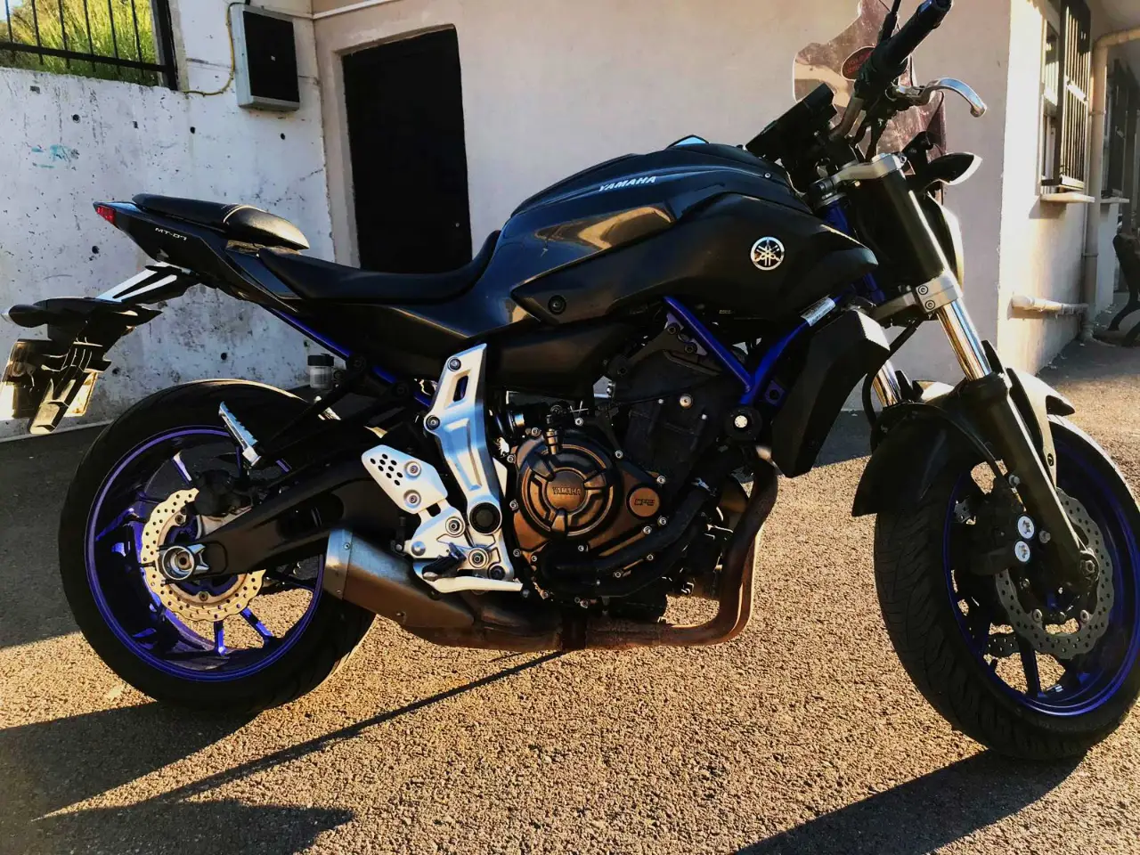 Eğitim motosikleti yandan